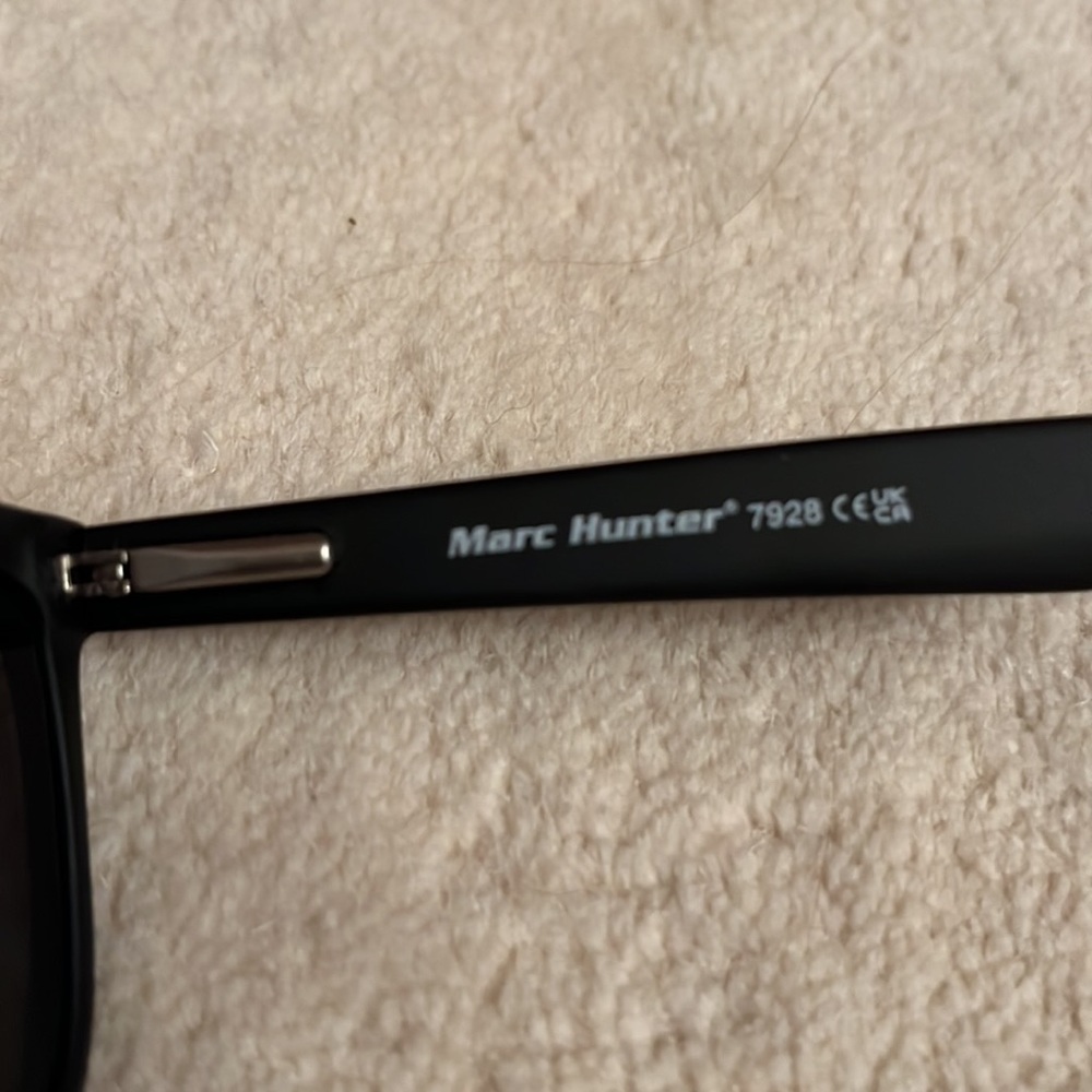 Men’s sunglasses - Picture 3 of 4